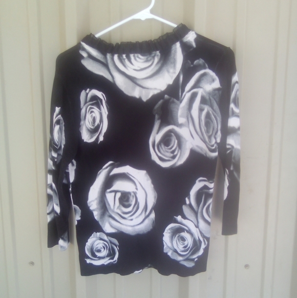 Women's Black Button up Cardigan Sweater with White Roses Size Small - Picture 5 of 5